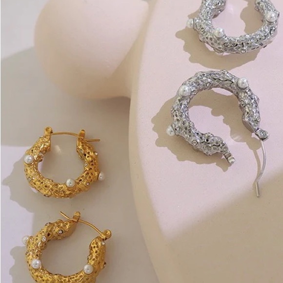 NEW💎Silver Vintage Hoop Earrings*Pearl Hoops*Old Money Style - Picture 4 of 4